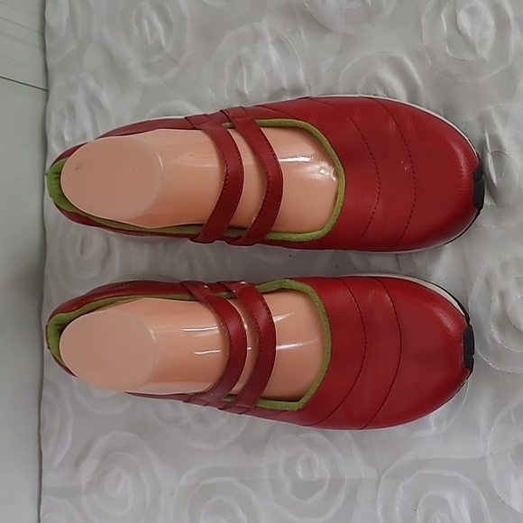 EARTH Red Leather Mary Jane Slip On Comfort Walking Double Strap Flats Size 10 - Picture 6 of 12